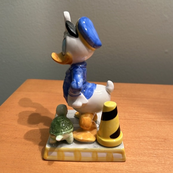 Donald Duck figurine stop sign 1990 great condition - Picture 4 of 5